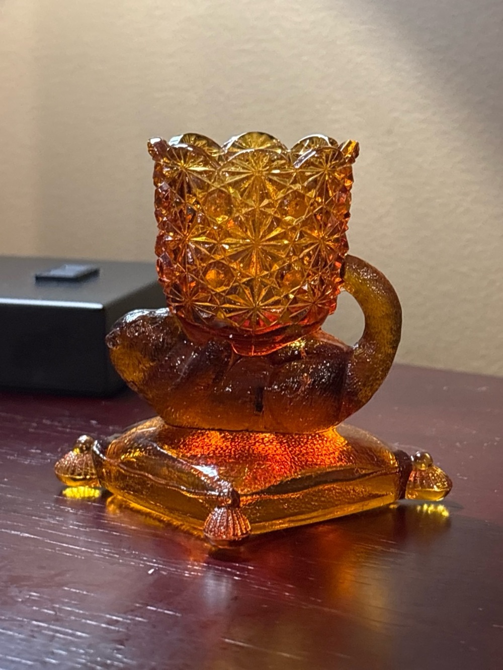 EAPG Antique Richards & Hartley Cat Daisy & Button Amber Glass Toothpick Holder